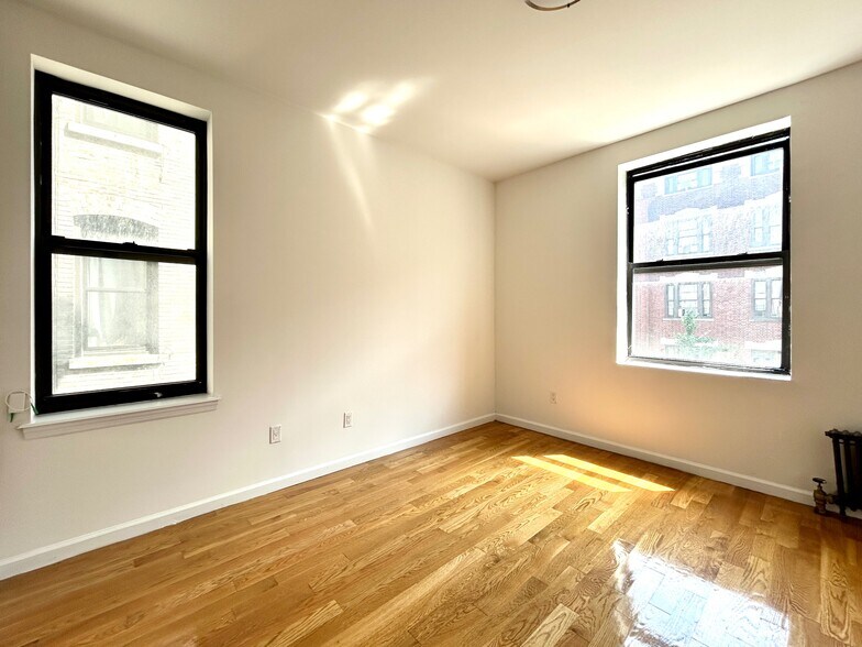 Building Photo - 605 W 137th St