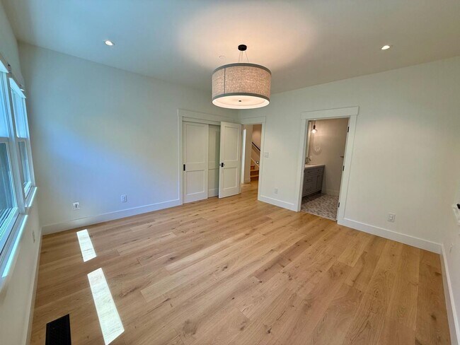 Building Photo - 5 Monte Vista Ave