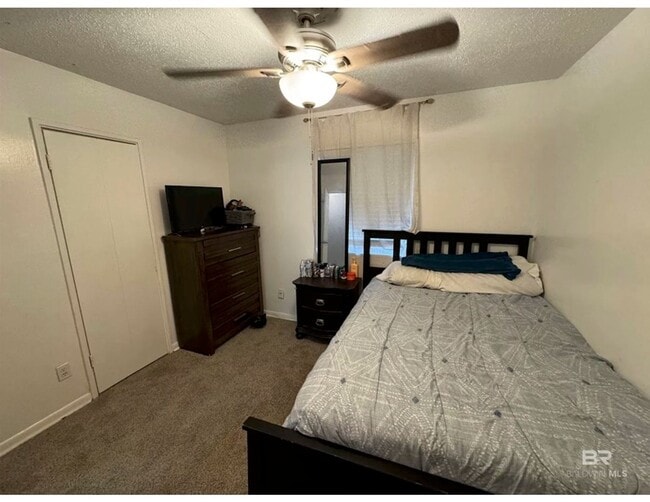 Building Photo - Charming 3 Bedroom 2 Bath in Berkshire Hills