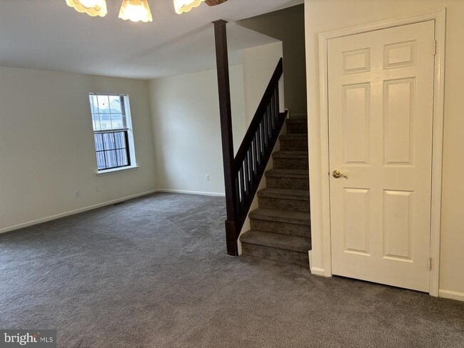 Building Photo - 2028 Yorktown N