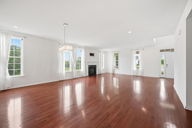 Building Photo - 24267 Purple Finch Dr