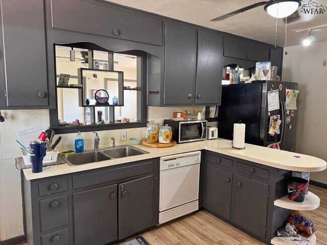 Building Photo - 4800 George St