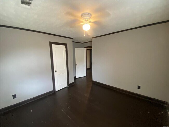 Building Photo - 3577 Whiting Ave