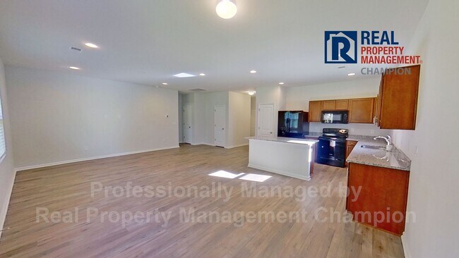 Building Photo - Beautiful Home with Spacious and Open Floorplan