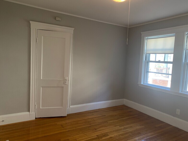 Building Photo - 136 Arlington St