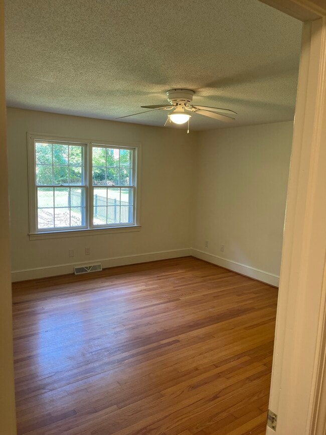 Building Photo - 4718 Rembert Dr