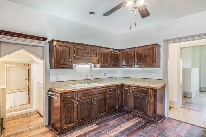 Upper Kitchen - 2020 Superior Ave