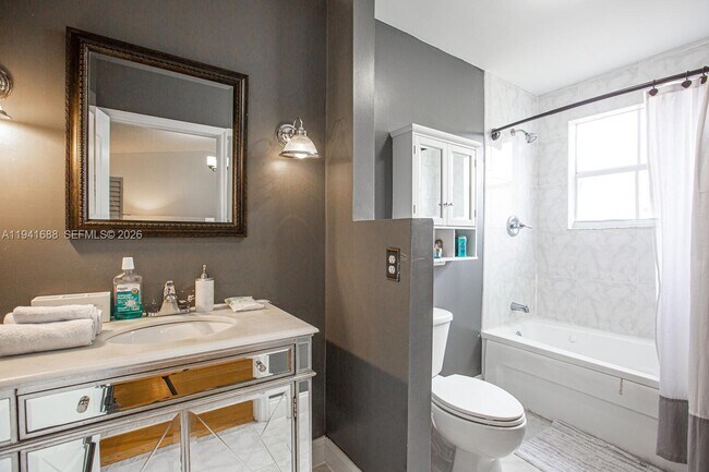 Building Photo - 16618 NW 73rd Ave