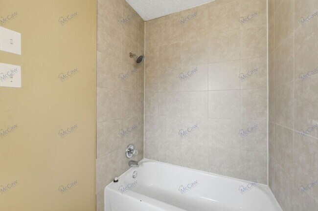 Building Photo - 207 Evelyn St