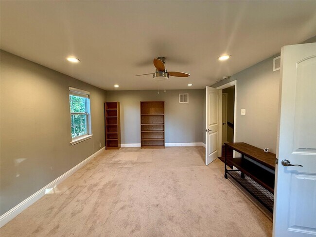 Building Photo - 13455 Mill Grove Ln