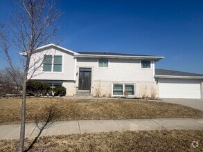 Building Photo - 9230 Elm Ct