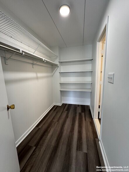 Building Photo - 51 Hill Rd