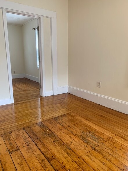 Building Photo - 84 Grant St