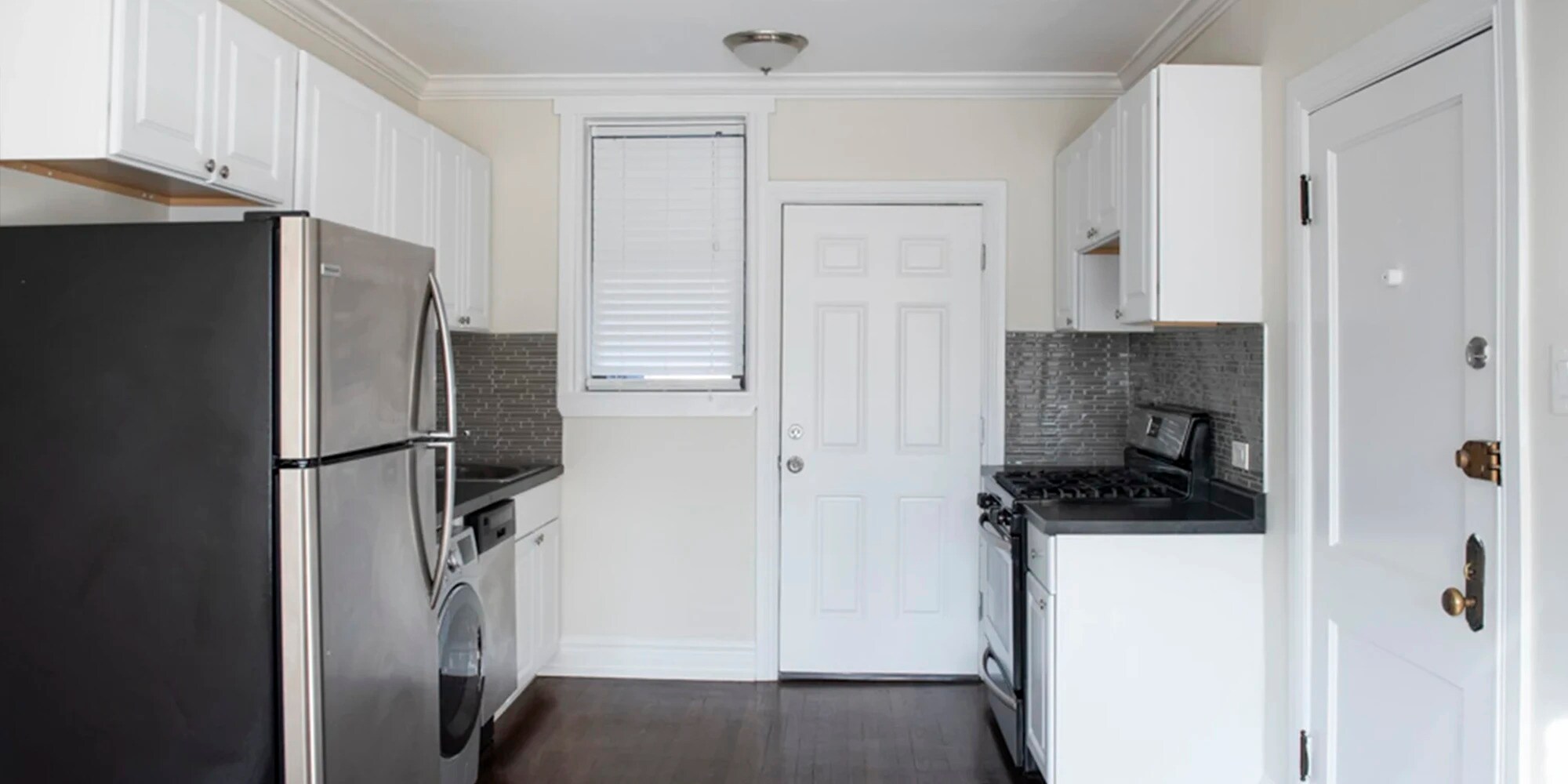 Building Photo - 1056 W Lill Ave