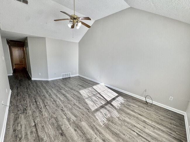 Building Photo - 5528 Ginners Dr