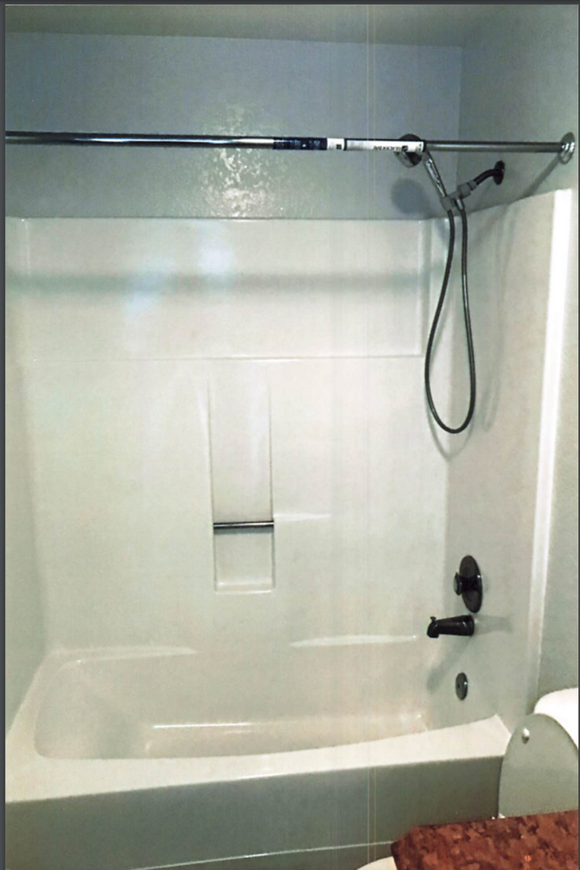 bathtub w/shower - 9128 Meridian Plz NE