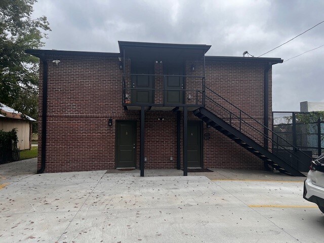 Building Photo - 2529 E Admiral Pl