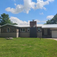 Building Photo - 3006 E Gasconade St