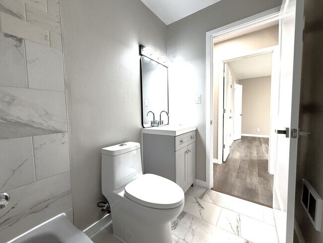 Building Photo - 11049 W Hampton Ave