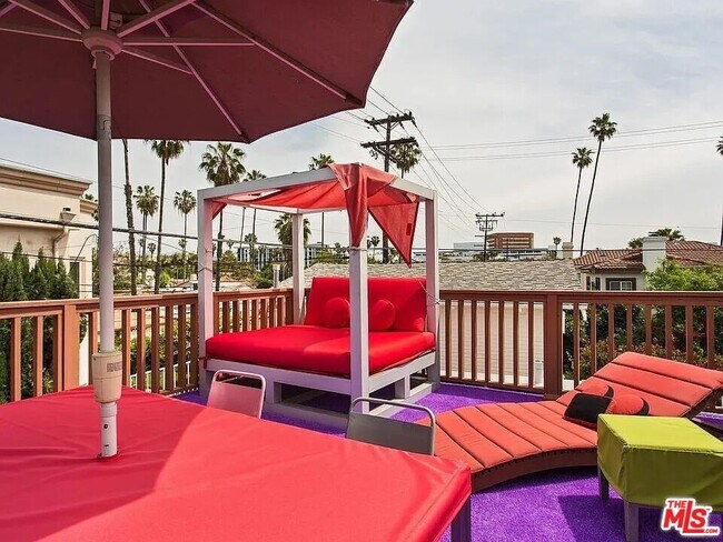 Building Photo - 8661 Clifton Wy