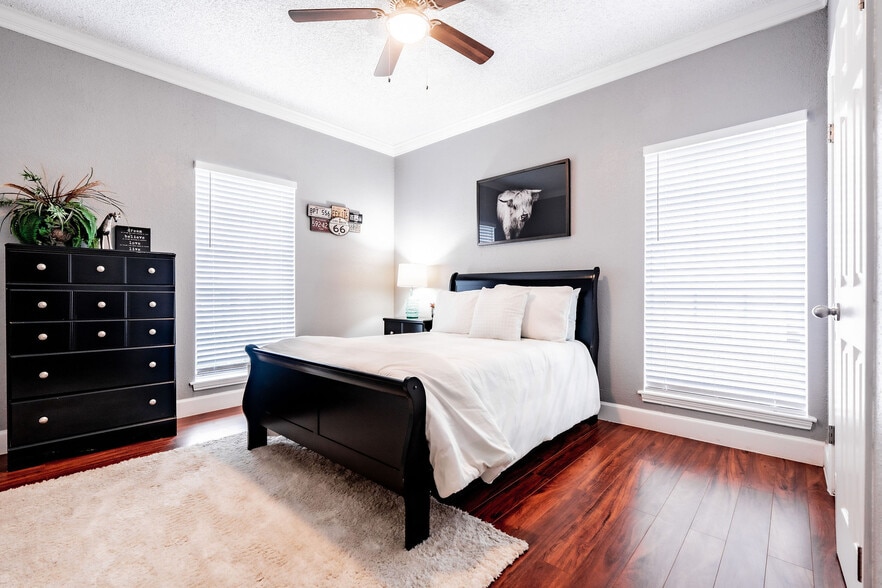 Building Photo - The Palms at Memorial Apartments