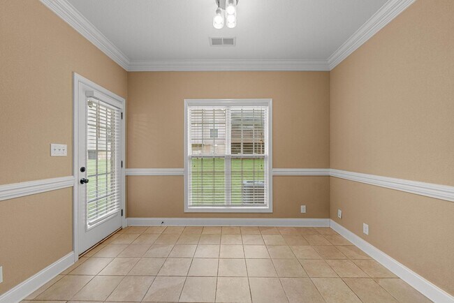 Building Photo - Pet Friendly in Sango!
