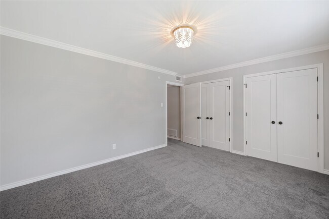 Building Photo - 9015 Gaylord Dr