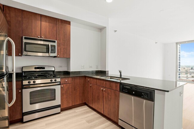 Building Photo - 769 S Clark St