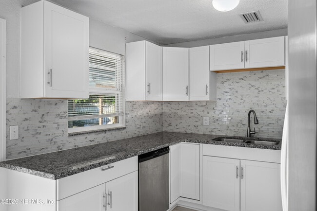 Building Photo - 442 Ameca Ave