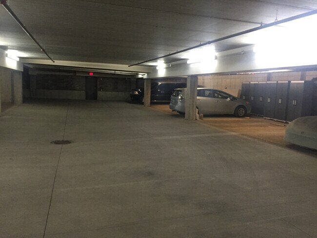 Building Photo - Amazing High End Condo in Award Winning "C...