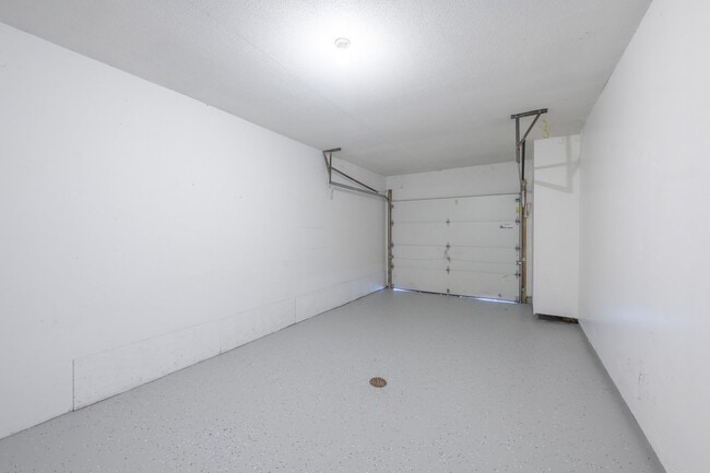 Building Photo - Beautiful 2Bed 1Bath Bloomington Twin Home...