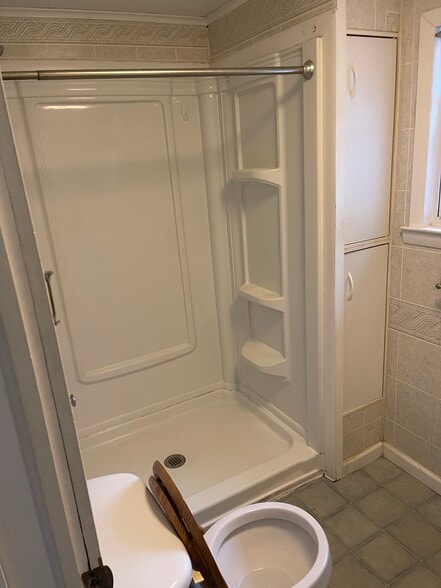 Building Photo - 215 N Irvine St