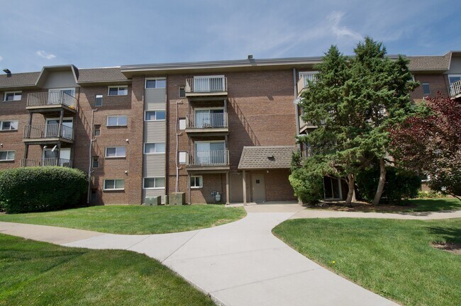 Primary Photo - 2301 Beau Monde Ln