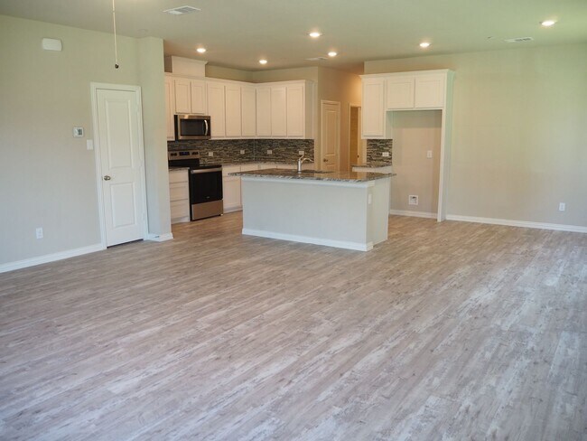 Building Photo - 3117 Solana Cir