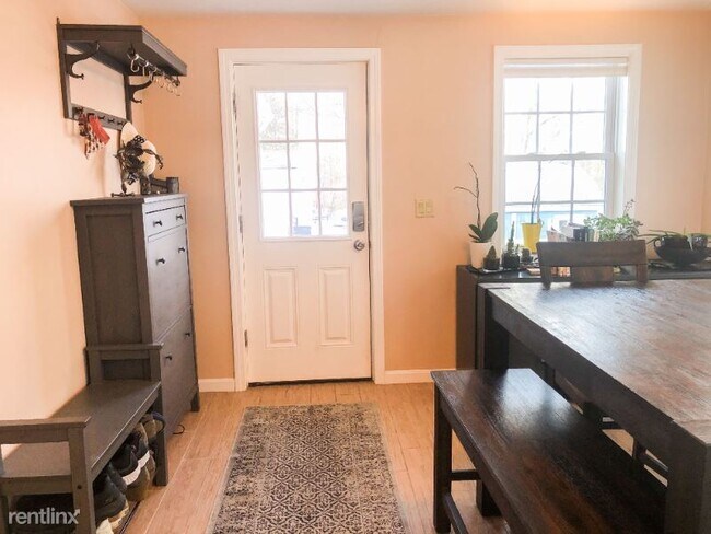 Building Photo - 2 br, 2 bath Townhome - 22 Neillian Way