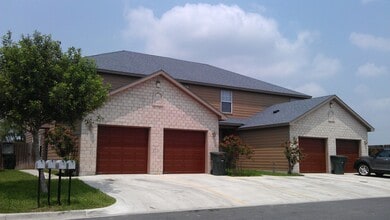 Building Photo - 3013 Treasure Haven Dr