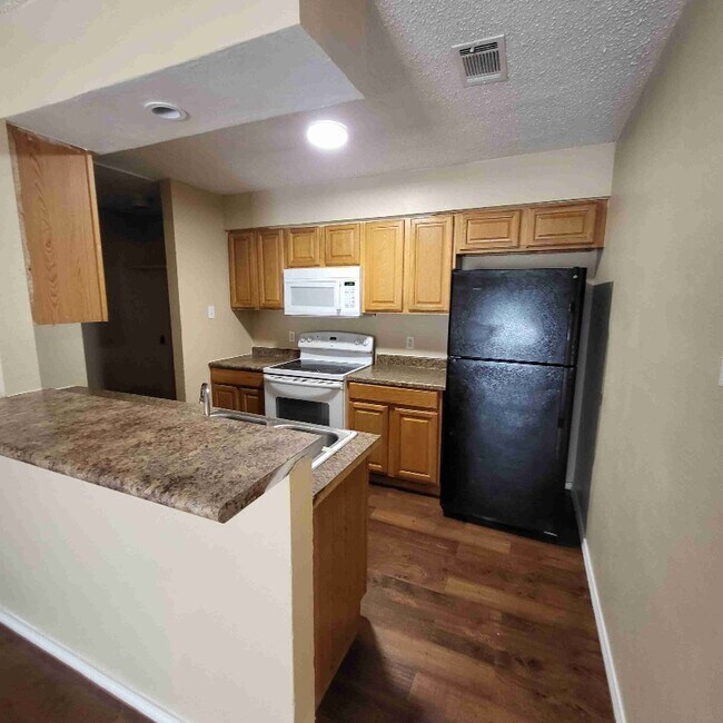 Building Photo - 3414 Colonial Pl