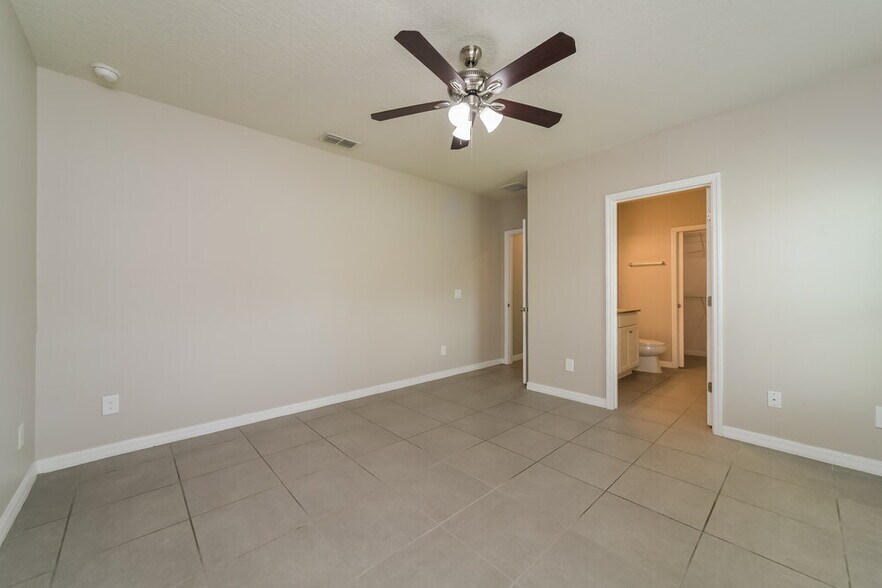 Building Photo - 651 Mercado Ct