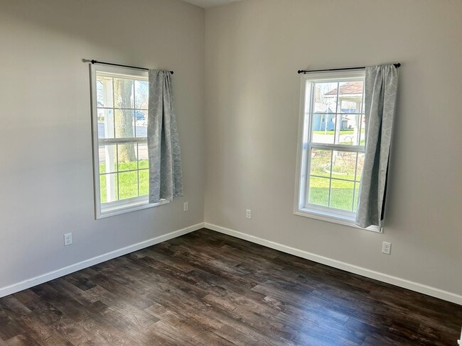 Building Photo - Recently Remodeled 3-Bed/1-Bath House in B...