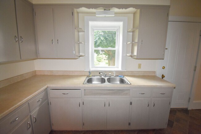 Building Photo - RTSA301