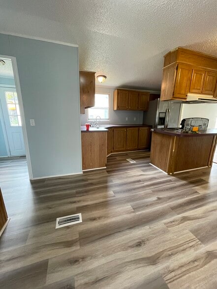 Building Photo - 9111 Baywood Cir