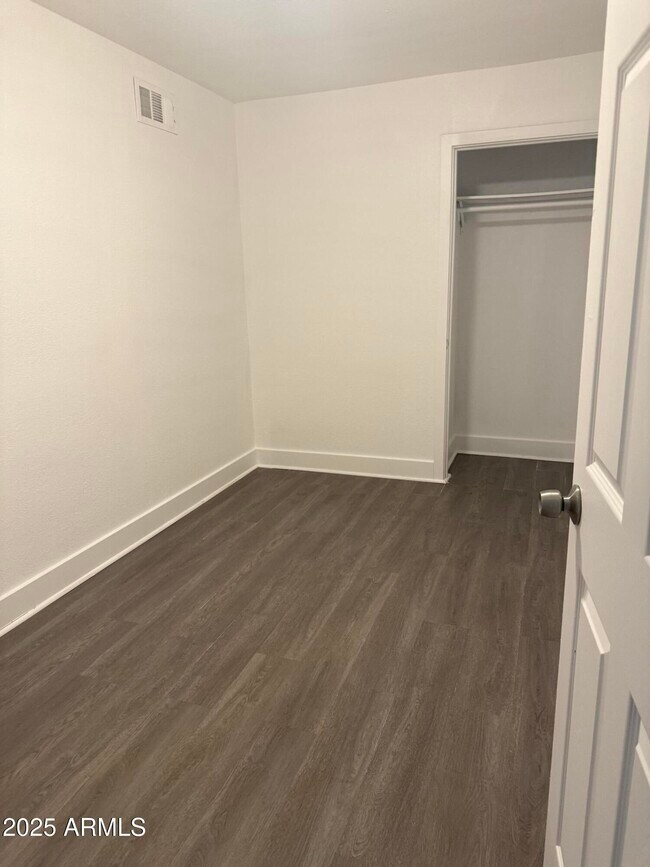 Building Photo - 18202 N Cave Creek Rd