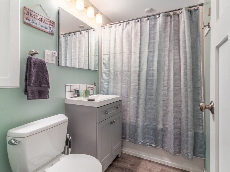 Building Photo - 5258 Washington St