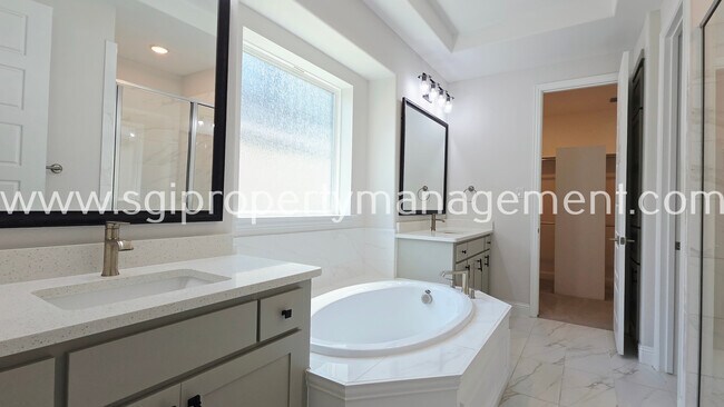 Building Photo - 10870 Grayhead Dr