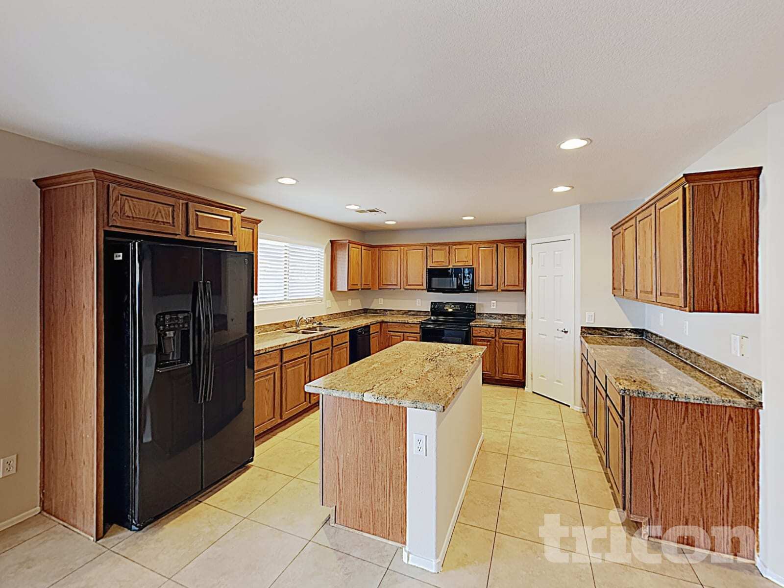 Building Photo - 45654 W Meadows Ln