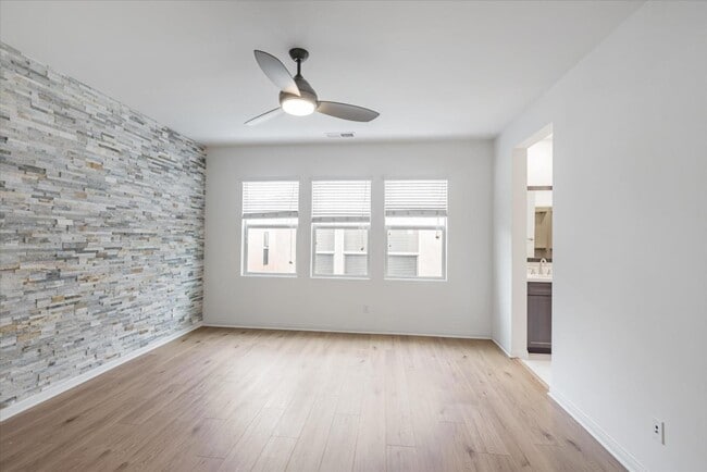 Building Photo - 1067 Sea Glass Wy