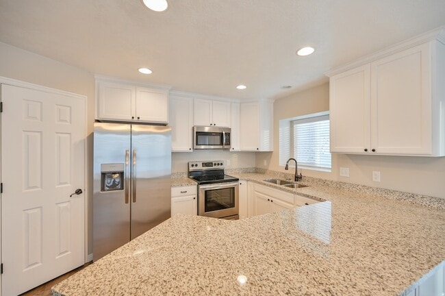 Building Photo - 172 Bridgepark Cir