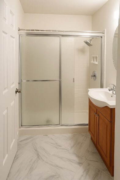 Building Photo - 6603 Crossway Dr