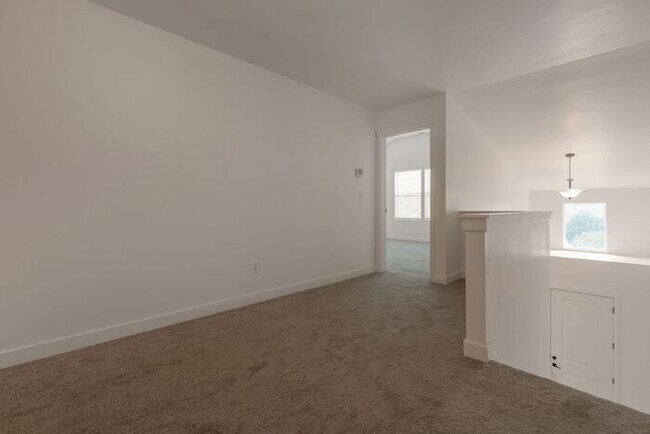 Building Photo - Beautiful Row End Townhouse w 2 car attached
