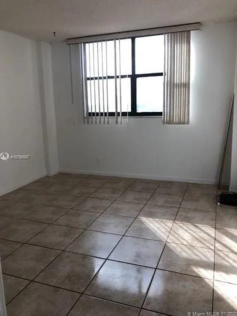 Building Photo - 290 174th St St